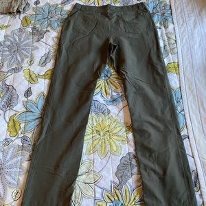 Men’s The North Face army green pants size 32 regular